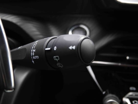 Peugeot 2008 HYBRID 145 AUT GT Gris