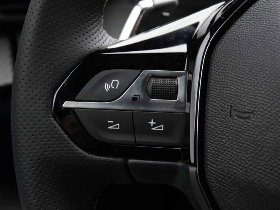 Peugeot 2008 HYBRID 145 AUT GT Gris