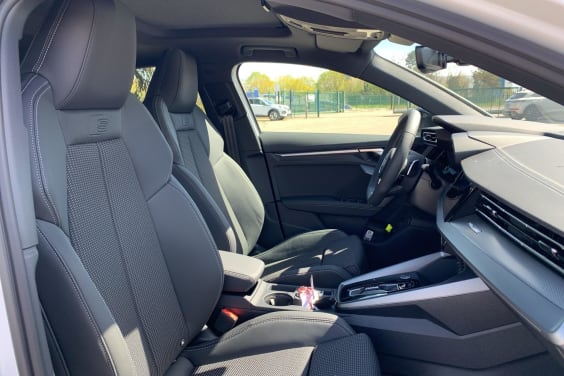 Audi A3 SPORTBACK NOUVELLE 45 TFSI E HYBRIDE RECHARGEABLE 272 S TRONIC 6 S LINE Blanc Arcona