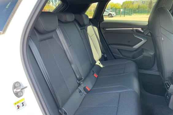 Audi A3 SPORTBACK NOUVELLE 45 TFSI E HYBRIDE RECHARGEABLE 272 S TRONIC 6 S LINE Blanc Arcona