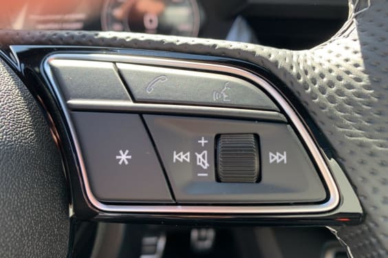 Audi A3 SPORTBACK NOUVELLE 45 TFSI E HYBRIDE RECHARGEABLE 272 S TRONIC 6 S LINE Blanc Arcona