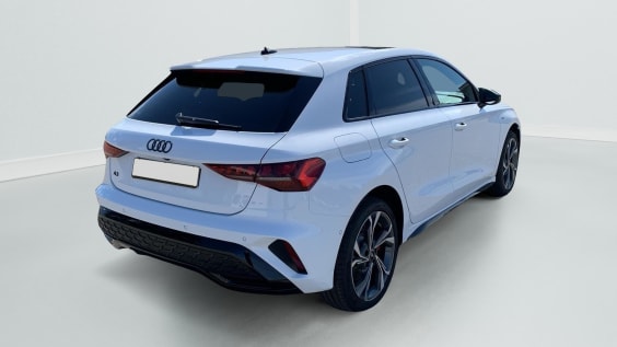 Audi A3 SPORTBACK NOUVELLE 45 TFSI E HYBRIDE RECHARGEABLE 272 S TRONIC 6 S LINE Blanc Arcona