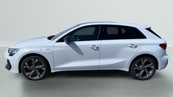 Audi A3 SPORTBACK NOUVELLE 45 TFSI E HYBRIDE RECHARGEABLE 272 S TRONIC 6 S LINE Blanc Arcona