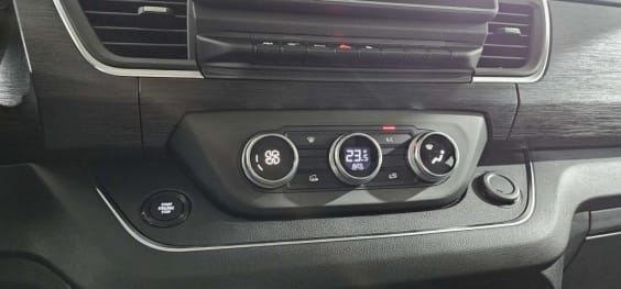 Renault TRAFIC CABINE APPROFONDIE TRAFIC CA BLUE DCI 170 L2H1 3T AUTO EXTRA Noir Perla
