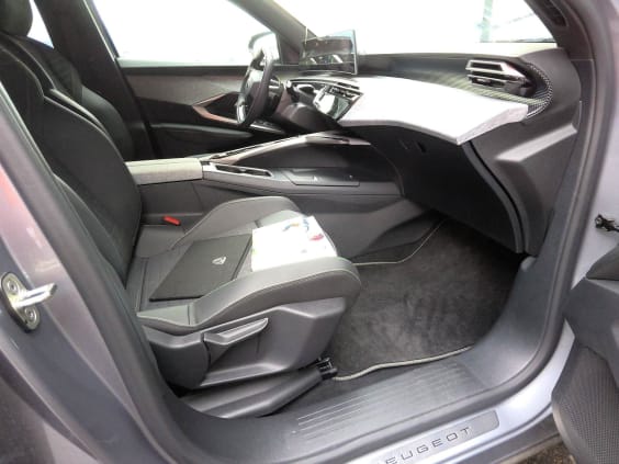 Peugeot 3008 Hybrid 145 e-DCS6 GT gris artense