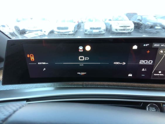 Peugeot 3008 Hybrid 145 e-DCS6 GT gris artense