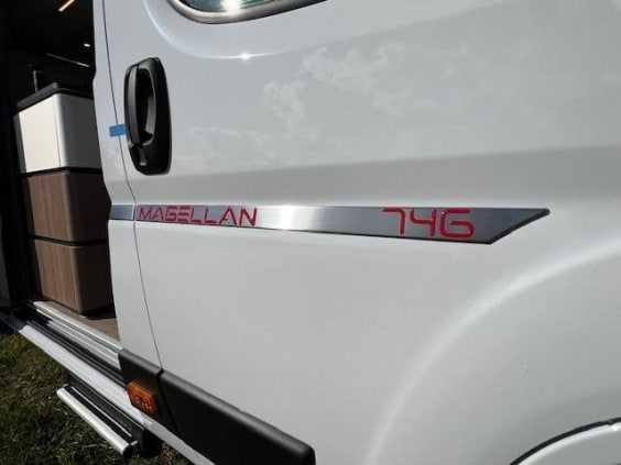 Campérêve MAGELLAN 746 PEUGEOT BOXER 2.2 L - 140 CV - BVA Blanc