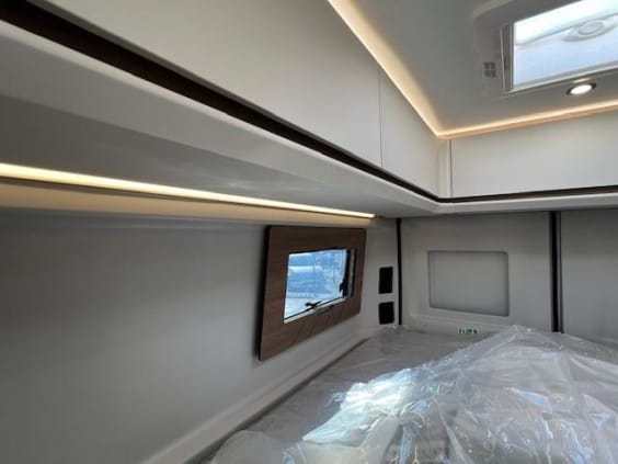 Campérêve MAGELLAN 746 PEUGEOT BOXER 2.2 L - 140 CV - BVA Blanc
