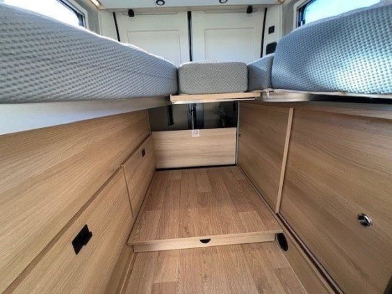 Campérêve MAGELLAN 746 PEUGEOT BOXER 2.2 L - 140 CV - BVA Blanc