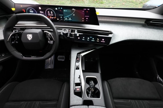 Peugeot 5008 Hybrid 145 e-DCS6 GT Argent