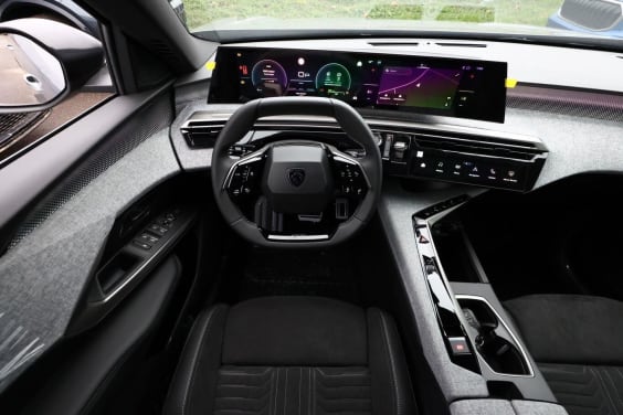 Peugeot 5008 Hybrid 145 e-DCS6 GT Argent