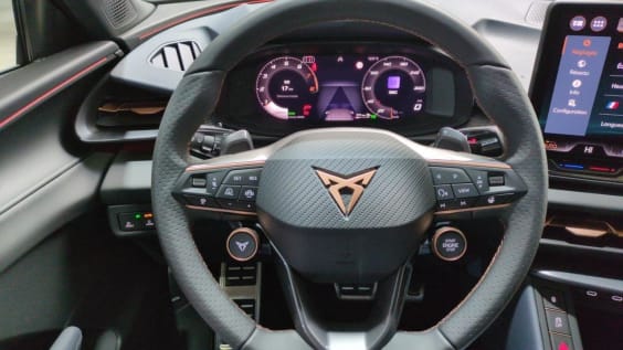 Cupra Terramar Terramar 1.5 ETSI HYBRID 150 CH DSG7 V Bleu Fjord