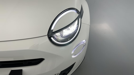 Fiat 600 600 1.2 Hybrid Turbo 145ch Pop eDCT6 Ice White