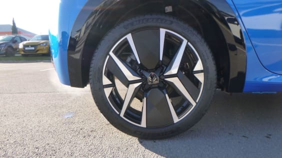Peugeot 208 Hybrid 145 ch e-DCS6 GT Bleu Vertigo