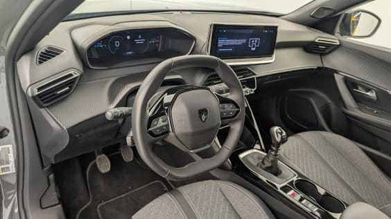 Peugeot 2008 PureTech 100 S&S BVM6 Allure Gris Selenium