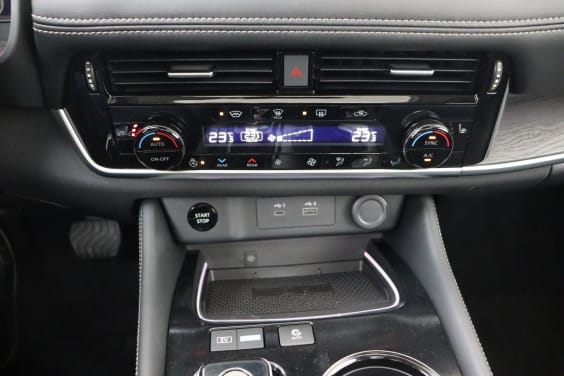 Nissan X-TRAIL TEKNA 5PL E4ORCE 211 HP Grey