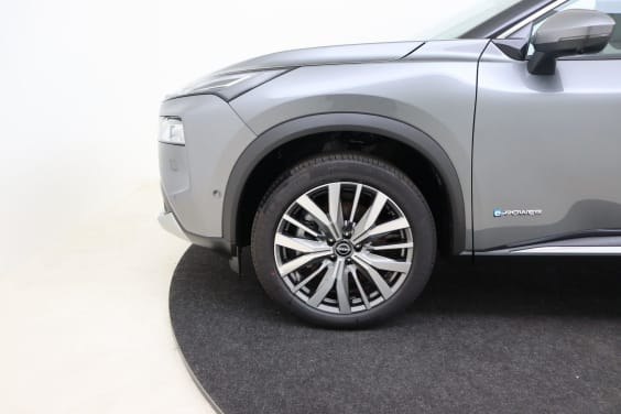 Nissan X-TRAIL TEKNA 5PL E4ORCE 211 HP Grey