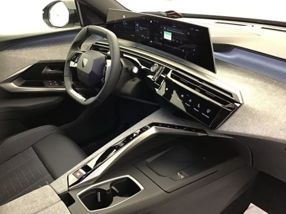 Peugeot 3008 GT 1.2 HYBRID 145 Gris Titane