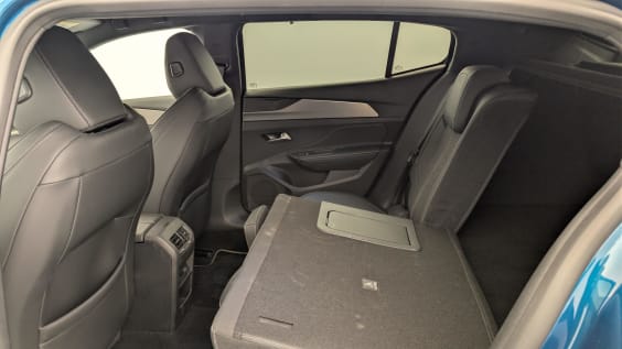 Peugeot 408 Hybrid 145 e-DCS6 GT Bleu Obsession