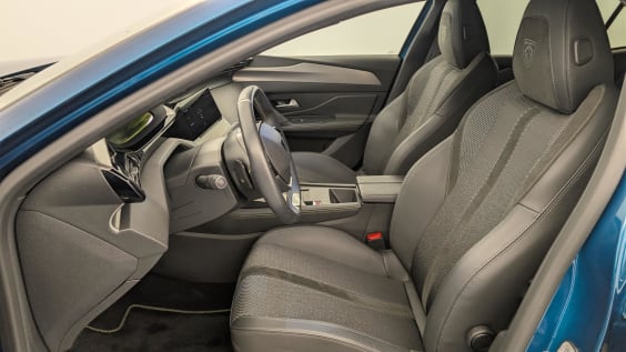 Peugeot 408 Hybrid 145 e-DCS6 GT Bleu Obsession