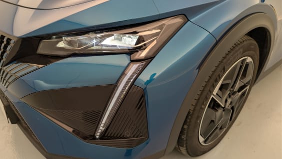 Peugeot 408 Hybrid 145 e-DCS6 GT Bleu Obsession