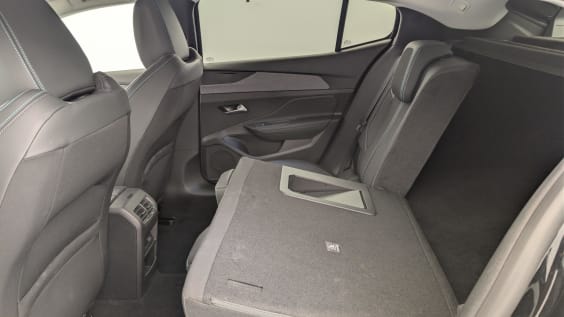 Peugeot 408 Hybrid 136 e-DCS6 Allure Noir Perla Nera