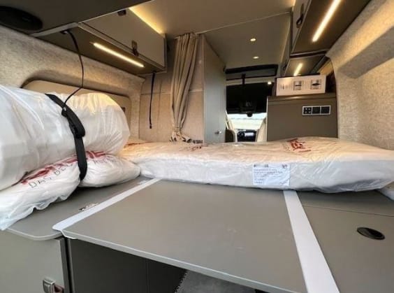 Hymer Camper Vans Grand Canyon S MERCEDES SPRINTER 4Matic  419 CDI 190 CV BVA 4x4 Gris Tenorite