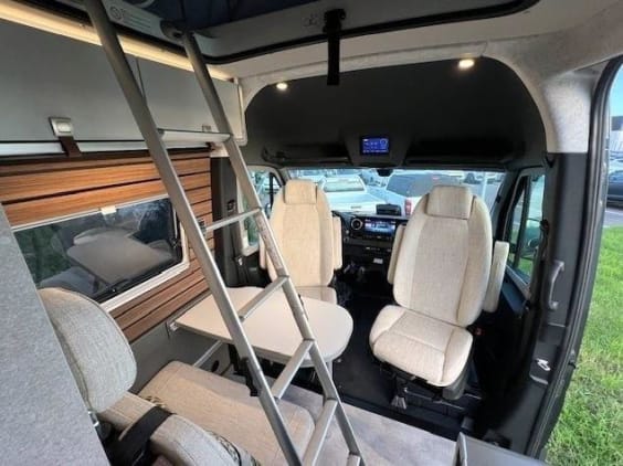 Hymer Camper Vans Grand Canyon S MERCEDES SPRINTER 4Matic  419 CDI 190 CV BVA 4x4 Gris Tenorite
