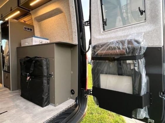 Hymer Camper Vans Grand Canyon S MERCEDES SPRINTER 4Matic  419 CDI 190 CV BVA 4x4 Gris Tenorite