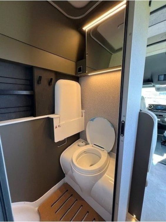 Hymer Camper Vans Grand Canyon S MERCEDES SPRINTER 4Matic  419 CDI 190 CV BVA 4x4 Gris Tenorite