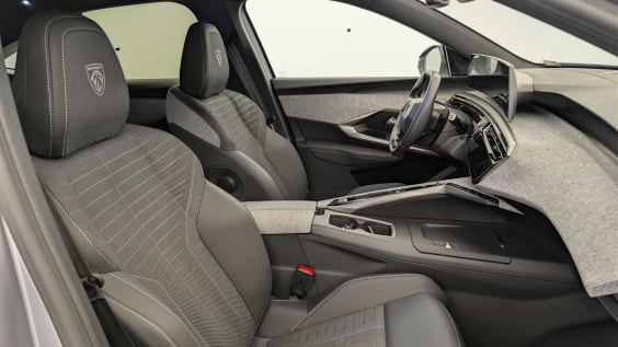Peugeot 3008 Hybrid 145 e-DCS6 GT Gris Artense / Toit Noir