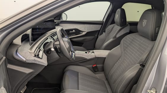 Peugeot 3008 Hybrid 145 e-DCS6 GT Gris Artense / Toit Noir