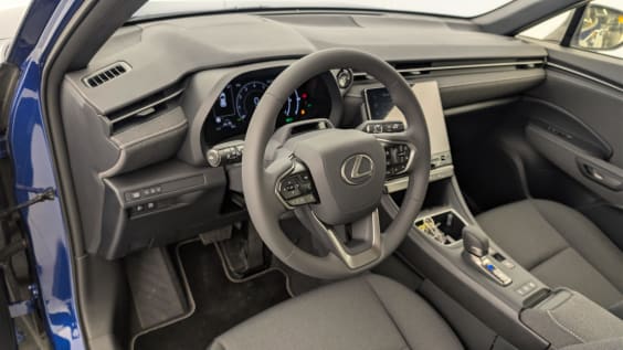 Lexus LBX 2WD Business Bleu Kyanite