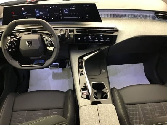 Peugeot 3008 Hybrid 145 e-DCS6 GT Blue Obsession