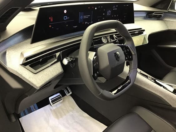 Peugeot 3008 Hybrid 145 e-DCS6 GT Blue Obsession