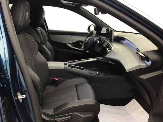 Peugeot 3008 Hybrid 145 e-DCS6 GT Blue Obsession