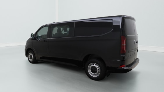 Volkswagen Transporter T7 Double cabine 3500 mm 2,0 TDI 170 hp Aut. Black