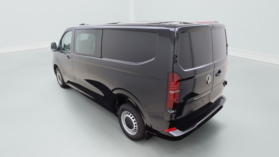 Volkswagen Transporter T7 Double cabine 3500 mm 2,0 TDI 170 hp Aut. Black