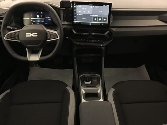 Dacia DUSTER Journey + Techno Pack 1.8 HYBRID 155 Noir Nacre