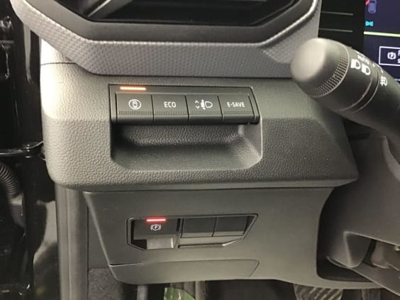 Dacia DUSTER Journey + Techno Pack 1.8 HYBRID 155 Noir Nacre