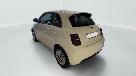 Fiat 500e BERLINE MY22 SERIE 1 STEP 1 500 e 95 ch Action Blanc