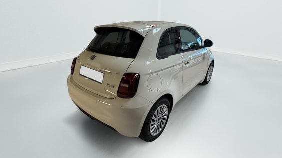 Fiat 500e BERLINE MY22 SERIE 1 STEP 1 500 e 95 ch Action Blanc