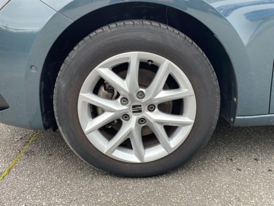 Seat LEON ST 2.0 TDI 115 BVM6 Business Bleu Fjord