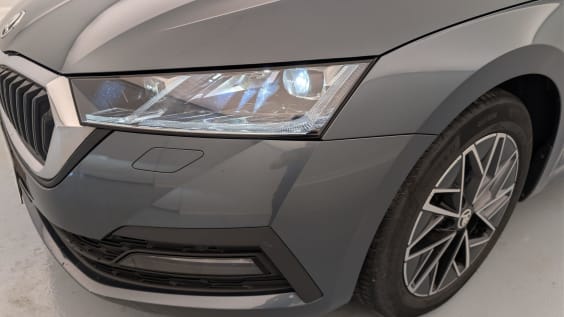 Skoda Octavia Combi 2.0 TDI 116 ch Ambition Gris Météore