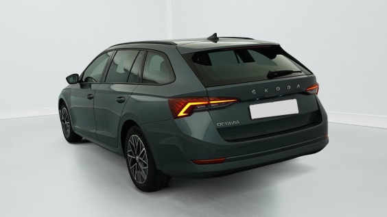 Skoda Octavia Combi 2.0 TDI 116 ch Ambition Gris Météore