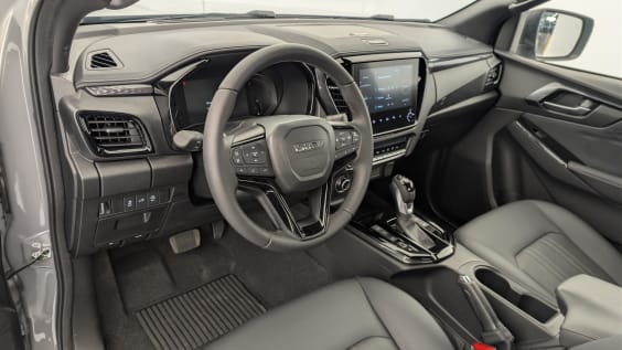 Isuzu D-MAX 2.2L SPACE CABINE A/T NITRO SPORT Kinabalu Gray