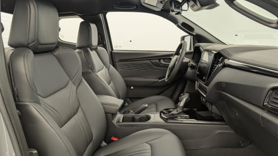 Isuzu D-MAX 2.2L SPACE CABINE A/T NITRO SPORT Kinabalu Gray