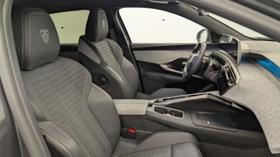 Peugeot 3008 Hybrid 145 e-DCS6 GT Gris Titane / Toit Noir