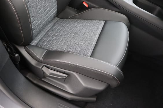 Peugeot 5008 Allure Hybrid 145 e-DCS6 Grey