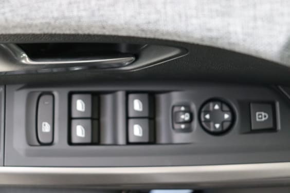 Peugeot 5008 Allure Hybrid 145 e-DCS6 Grey